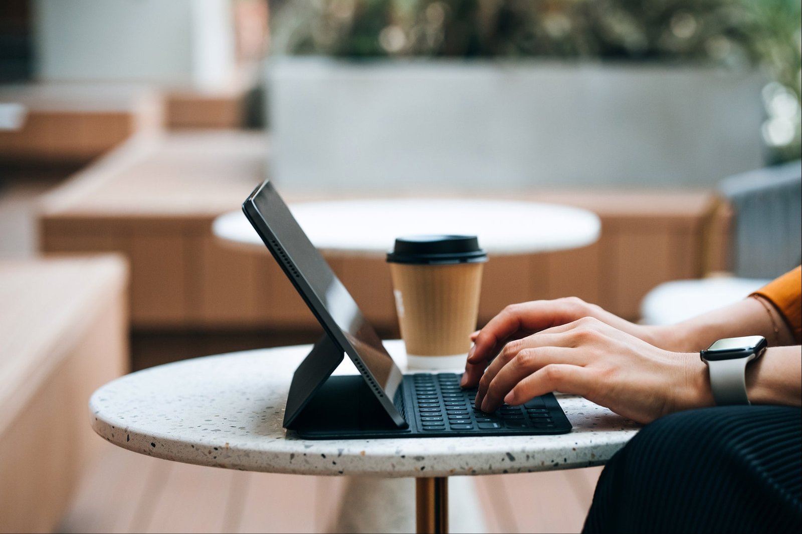 How do people earn passive income with this simple setting entrepreneur